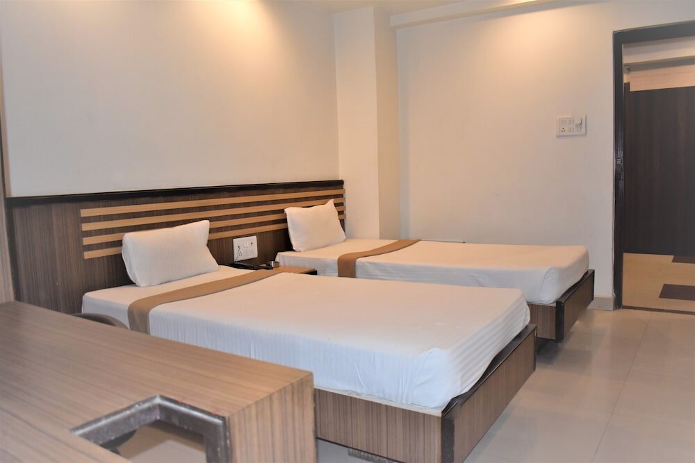 Номер Classic Hotel Aditya by OYO Rooms