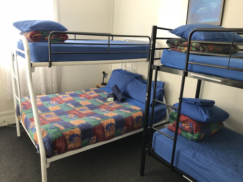 Кровать в общем номере Dolphin Retreat Bunbury YHA