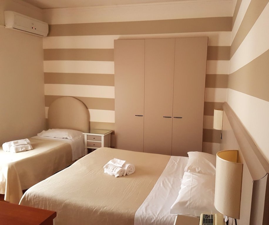 Standard Dreier Zimmer mit Balkon Park Hotel