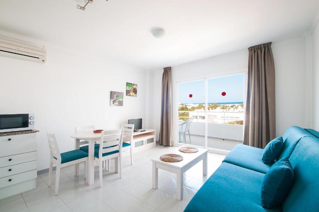 Апартаменты Apartamentos Sunset Oasis Ibiza