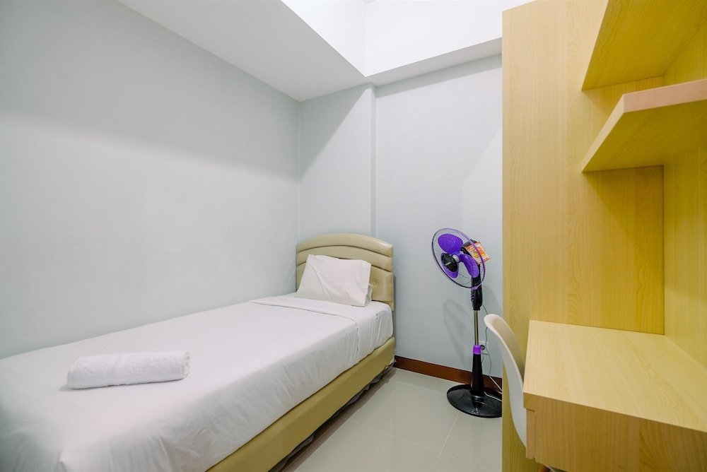 Номер Standard Elegant and Comfort 2BR at Royal Heights Apartment