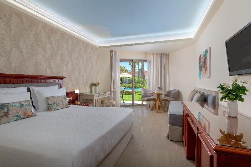 Deluxe Doppel Zimmer mit Poolblick Atrium Palace Thalasso Spa Resort And Villas
