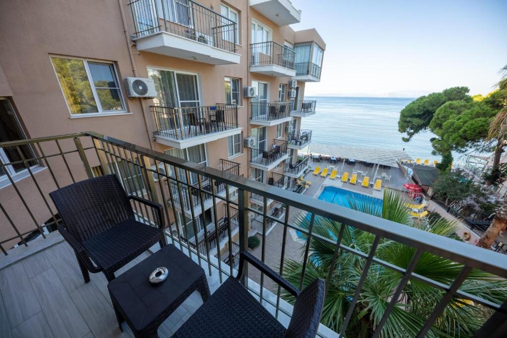 Habitación doble Estándar con balcón y con vista al mar Melis Hotel Kusadasi
