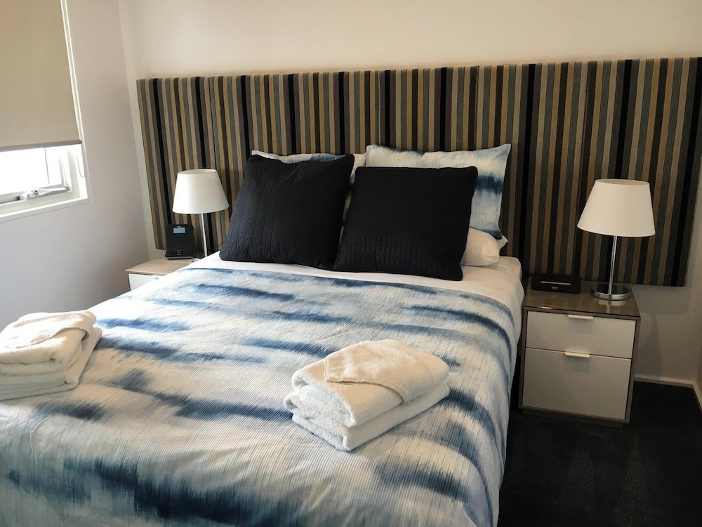 Deluxe Villa 3 Zimmer mit Flussblick Ethelton Serviced Apartments