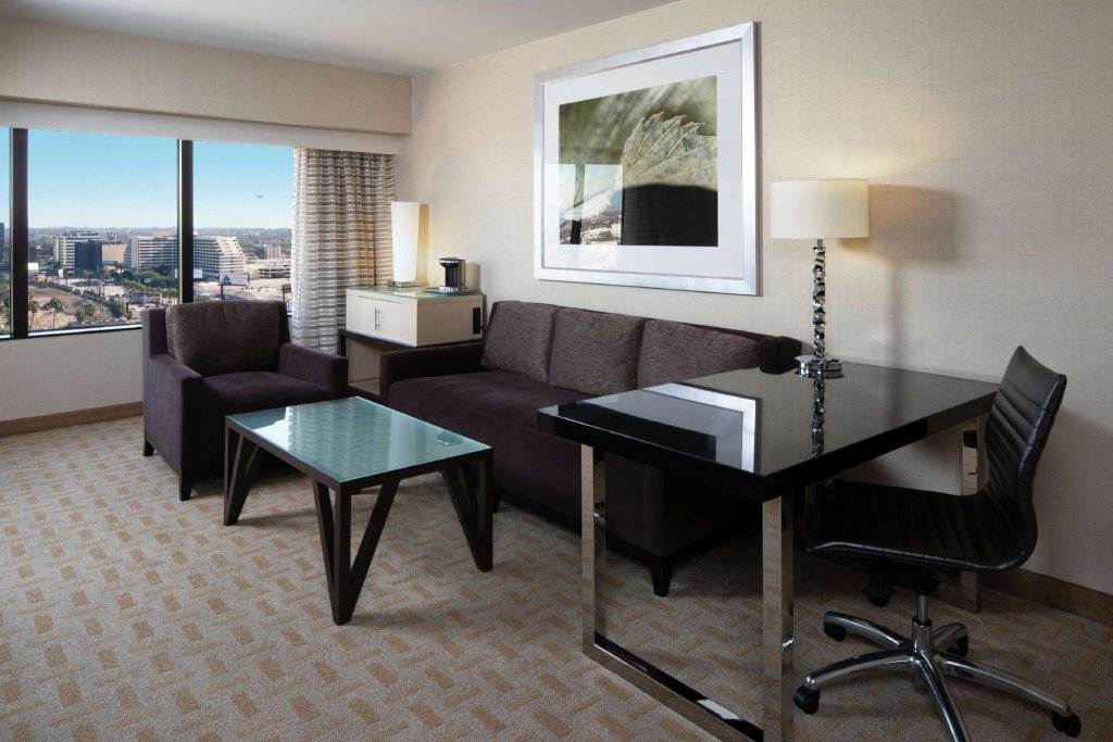 Zimmer Hilton Los Angeles Airport