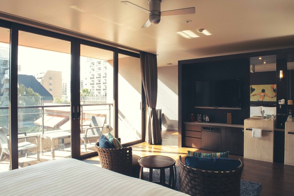 Двухместный клубный люкс с балконом With The Style Fukuoka
