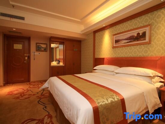 Deluxe Suite Vienna Hotel Shandong Yantao Golden Beach Taishan Road