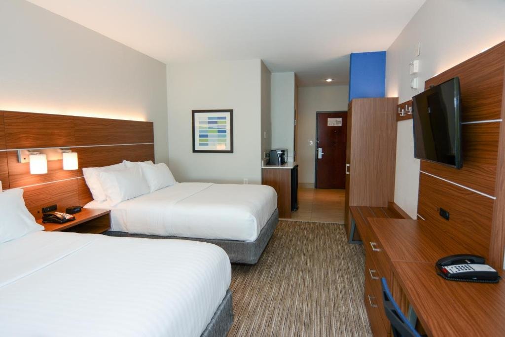 Двухместный номер Standard Holiday Inn Express & Suites New Boston, an IHG Hotel