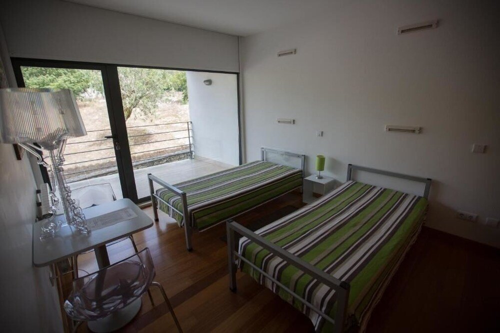 Семейный люкс с 4 комнатами HI Alvados - Pousada de Juventude