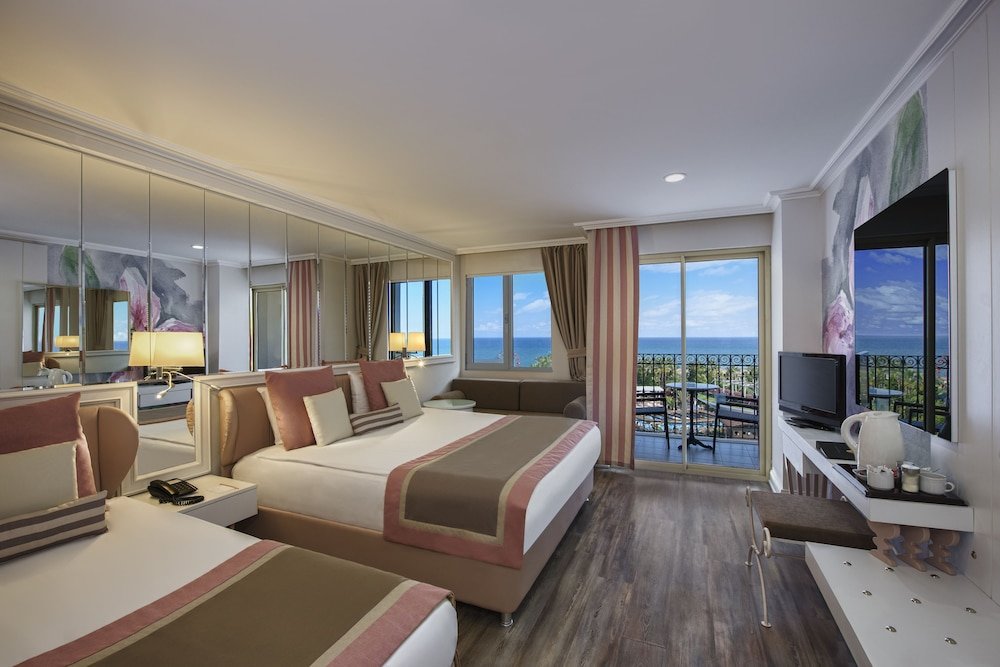 Номер Standard с балконом и с частичным видом на море Delphin Diva Premiere Hotel