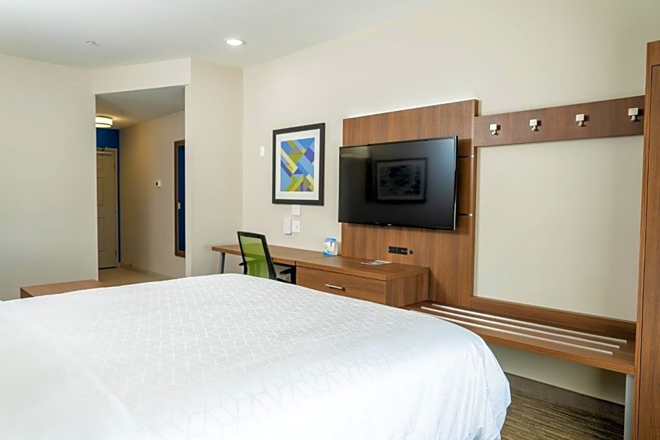 Люкс Holiday Inn Express & Suites Lubbock Central - Univ Area, an IHG Hotel