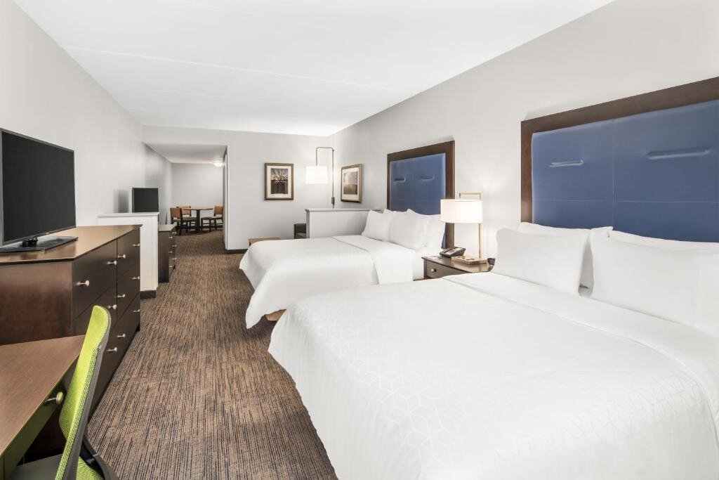Четырёхместный люкс Holiday Inn Express & Suites Wilmington-Newark, an IHG Hotel