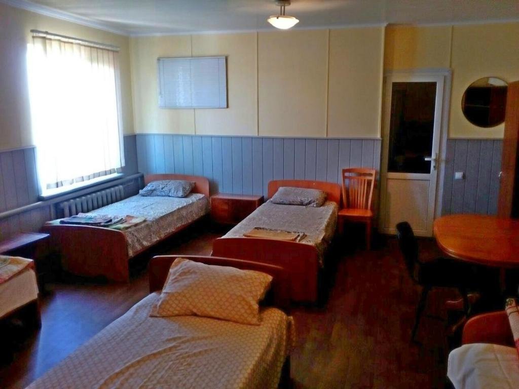 Кровать в общем номере Hostel Mnogoborets F. Klub