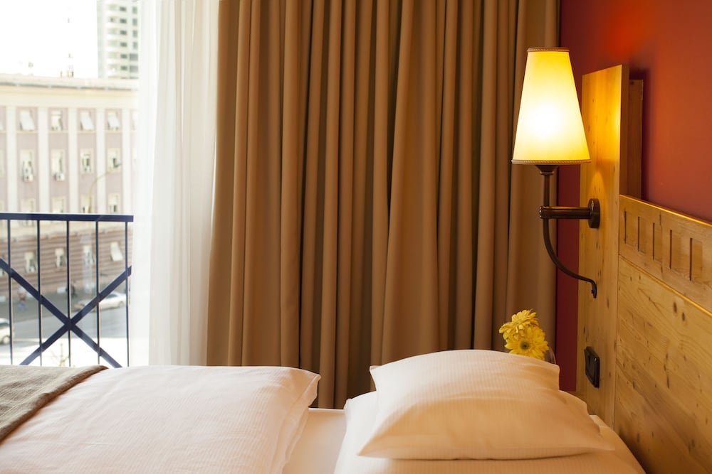 Einzel Junior-Suite mit Stadtblick Rogner Hotel Tirana