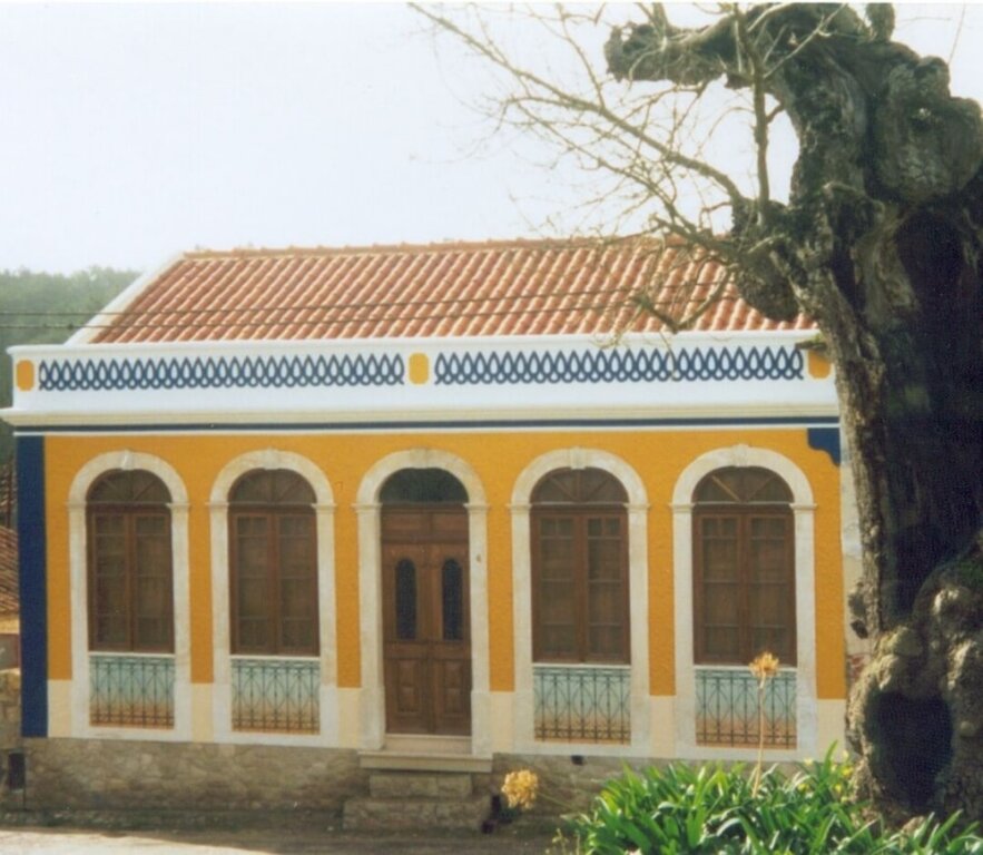Villa Historical Charming Vintage Villa with 4 bedrooms & country views 4 Villa by RedAwning