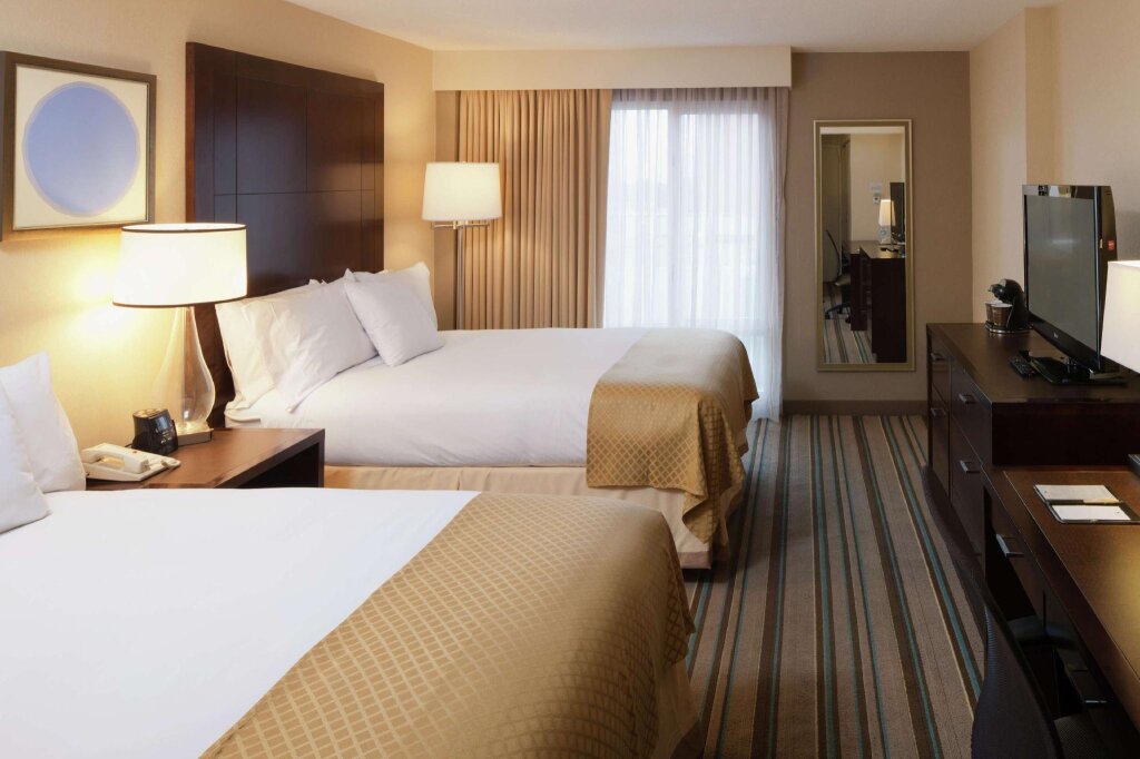 Номер Standard DoubleTree by Hilton Hotel and Conference Center Chicago North Shore