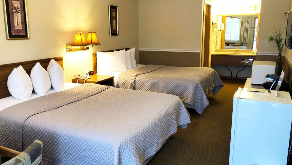Четырёхместный номер Standard Resort City Inn Coeur d Alene