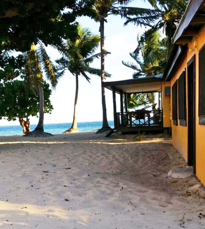 Семейный номер Standard beachfront Ratu Kini Backpackers and Dive Resort