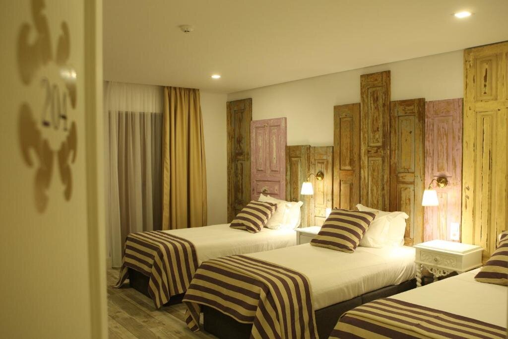 Standard triple chambre avec balcon Art'Otel Barcelos