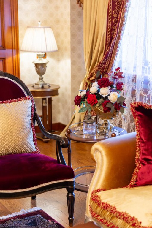 Business Suite with balcony Suter Palace Heritage Boutique Hotel