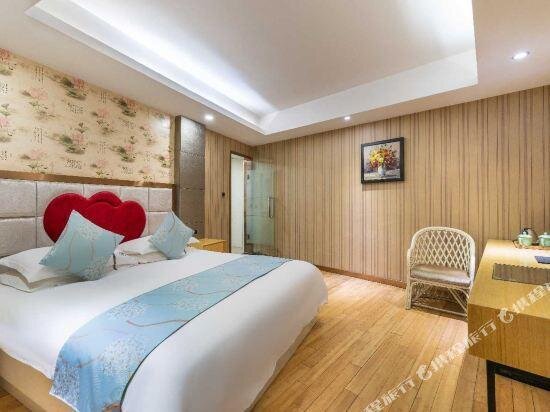 Suite Huating Hotel