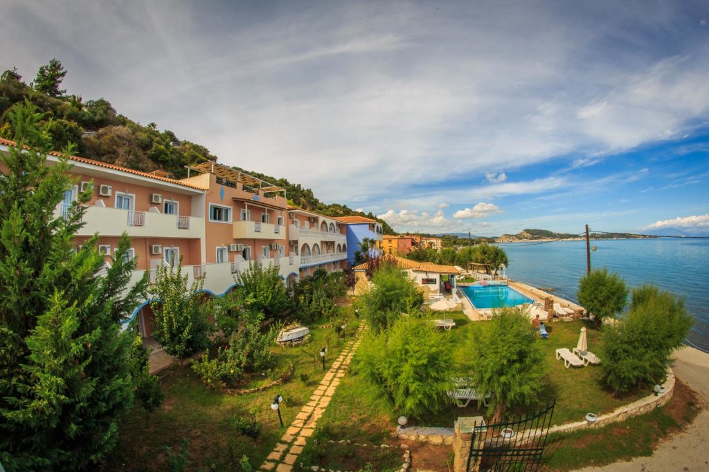 Апартаменты Agoulos Beach Hotel