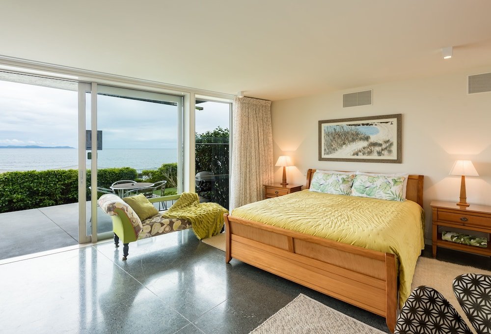 Suite Golden Sand Beachfront Accommodation