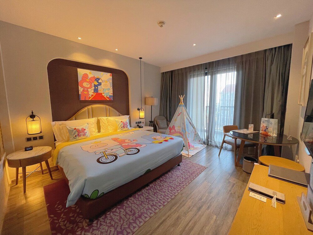 Premium double famille chambre avec balcon Crowne Plaza Qingdao Oriental Movie Metropolis, an IHG Hotel