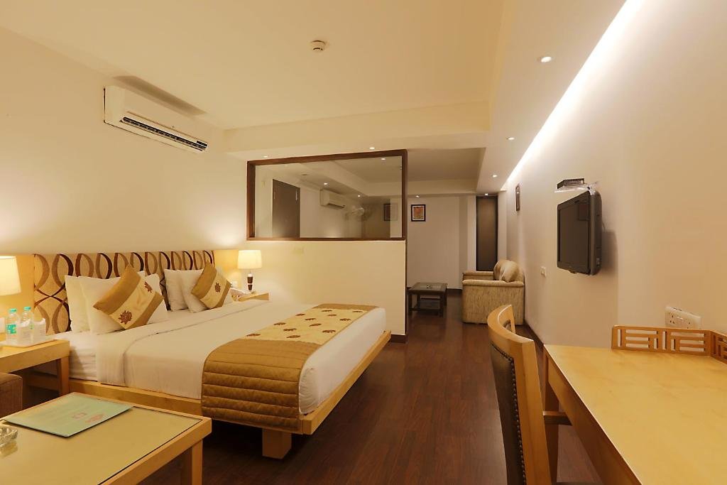 Suite Hotel Arch Plaza - Near Delhi Airport