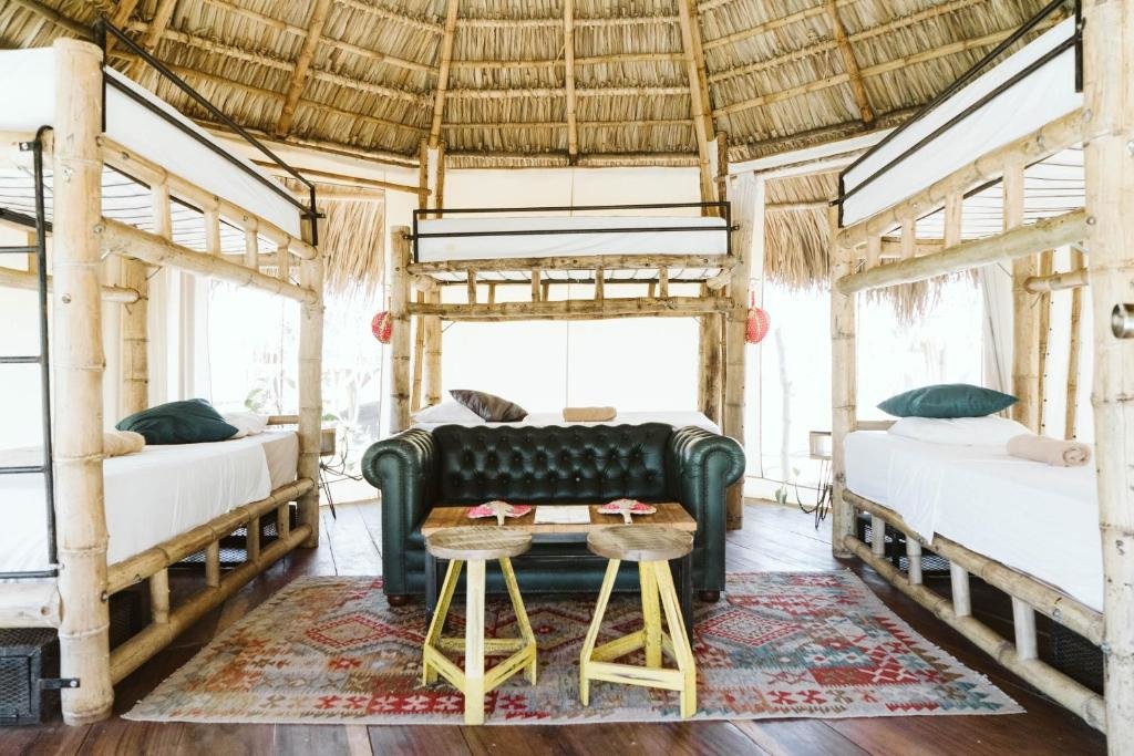 Кровать в общем номере Dreamsea Surf Resort Nicaragua