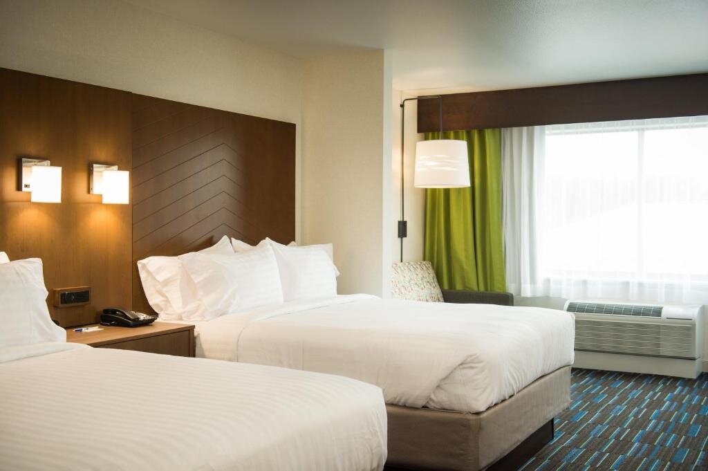 Двухместный номер Standard Holiday Inn Express & Suites Rock Falls, an IHG Hotel