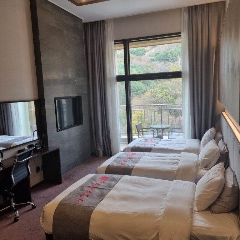 Habitación triple De lujo Ramada Hotel & Suites by Wyndham Gangwon Pyeongchang
