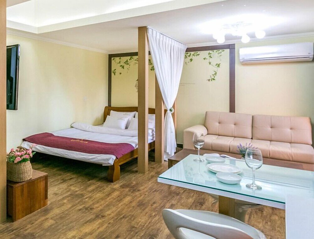 1 Bedroom Standard Duplex room with balcony and with sea view Tongyeong Beach Castle Hotel