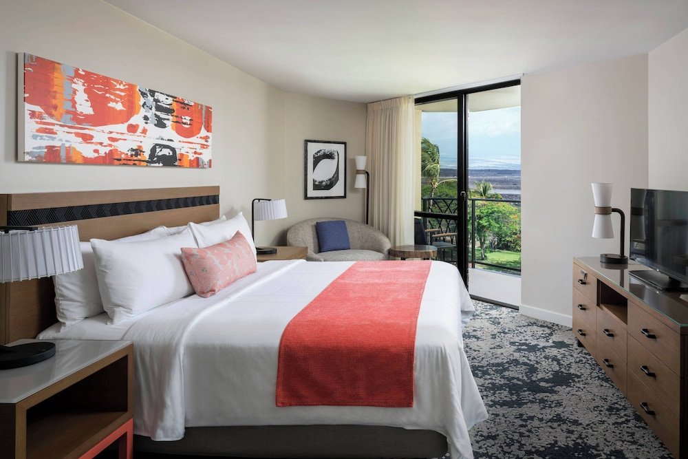 Suite 1 dormitorio con balcón y con vista al terreno Marriott’s Waikoloa Ocean Club