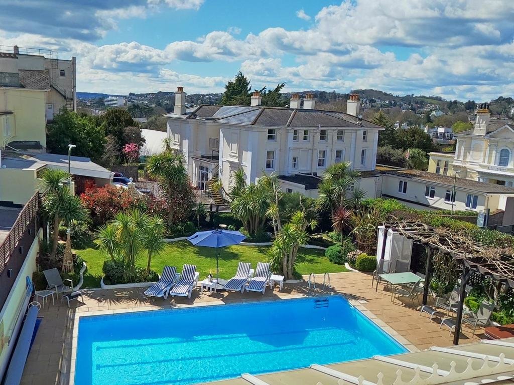 Camera doppia Standard con vista sulla piscina Riviera Lodge Hotel