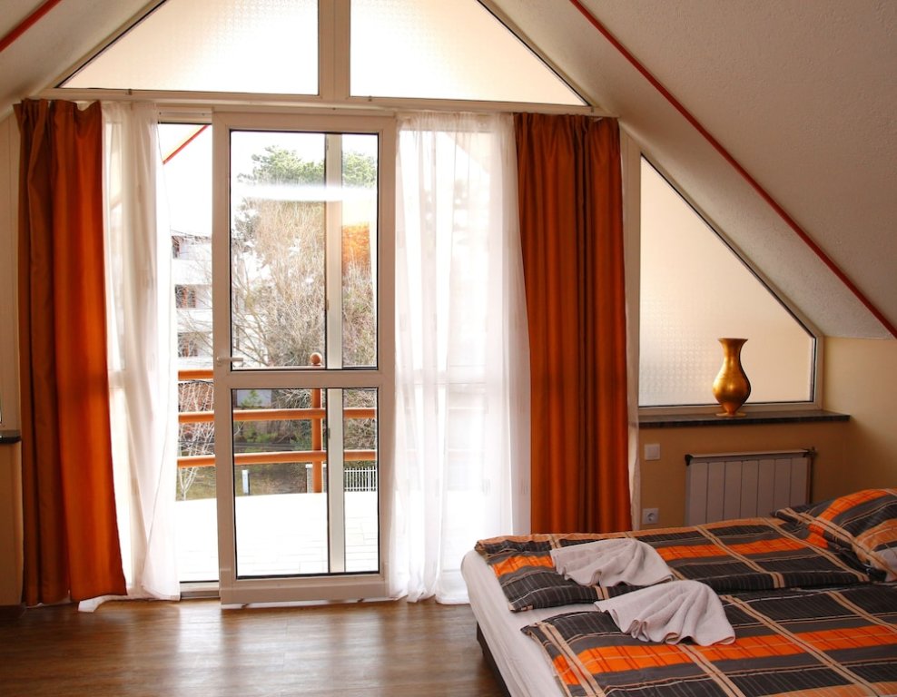 Standard Vierer Zimmer mit Balkon Princess Apartman