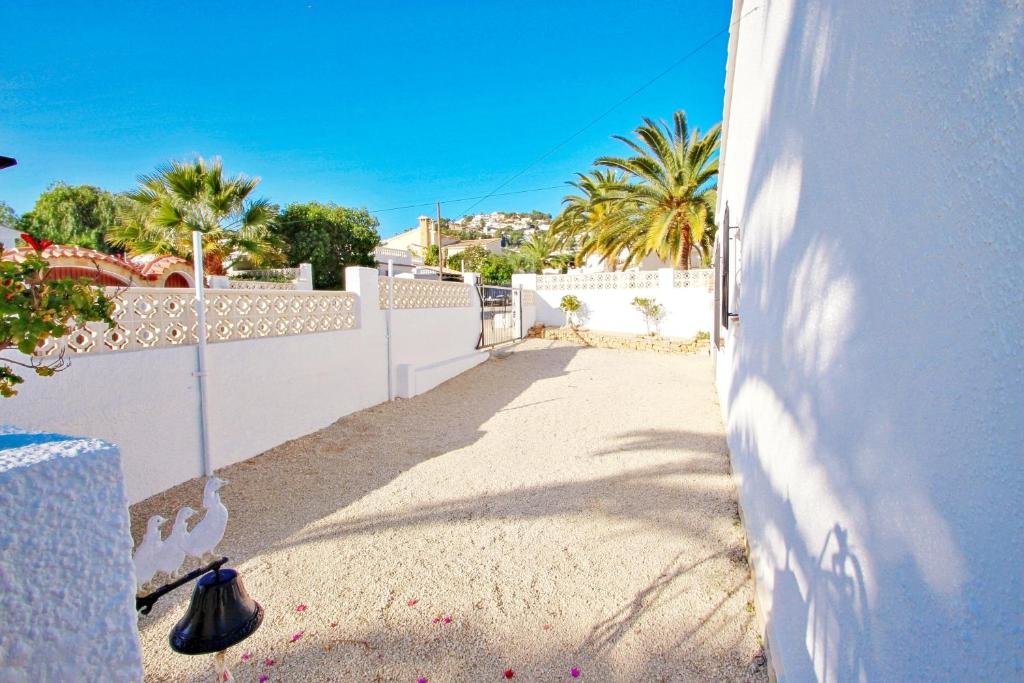 Villa Paula-3 - holiday home with private swimming pool in Moraira