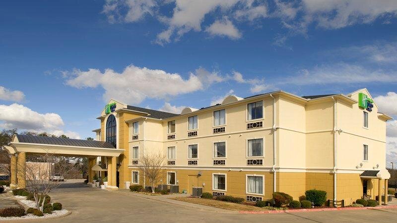 Люкс с 2 комнатами Holiday Inn Express Hotel & Suites Mount Pleasant, an IHG Hotel