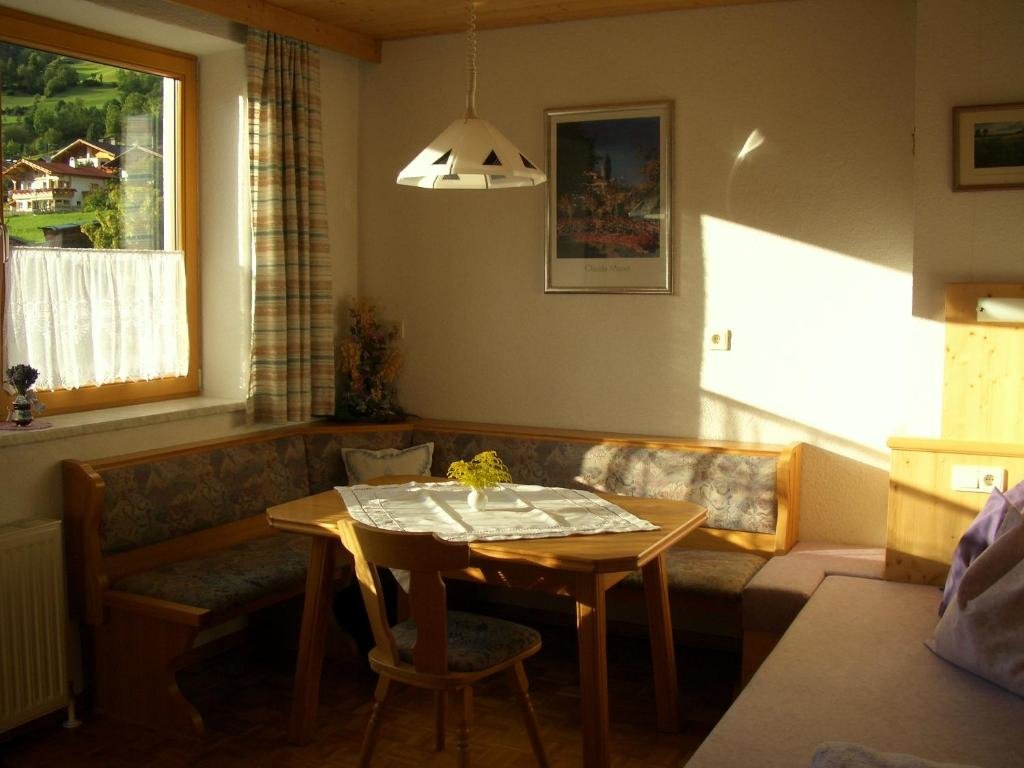 2 Bedrooms Apartment Ferienwohnung Kogelblick