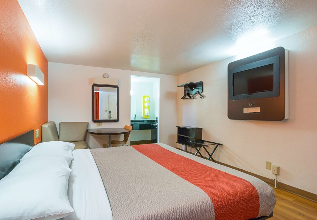 Standard Double room Motel 6-Round Rock, TX