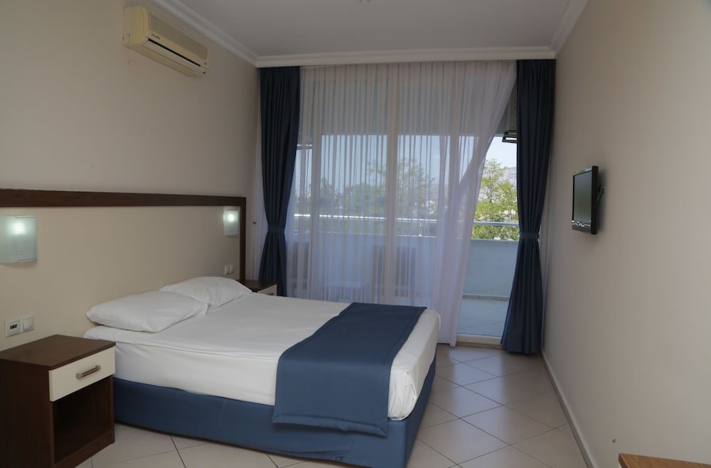 Standard Zimmer mit Balkon und mit Landblick Batihan Beach Resort & Spa