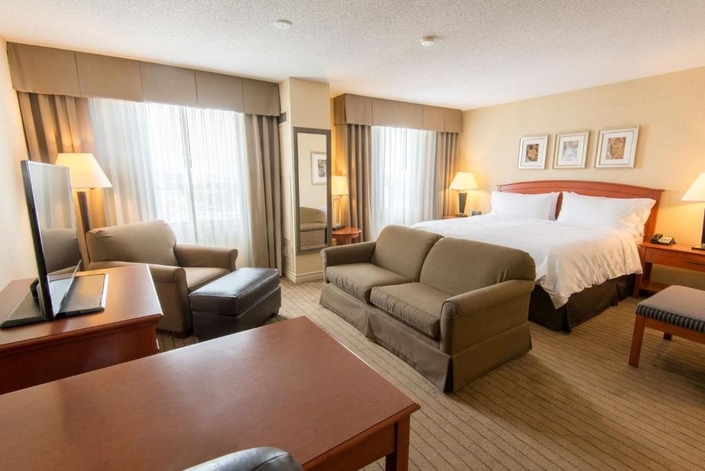Двухместный номер Premium Holiday Inn Hotel & Suites Ottawa Kanata, an IHG Hotel
