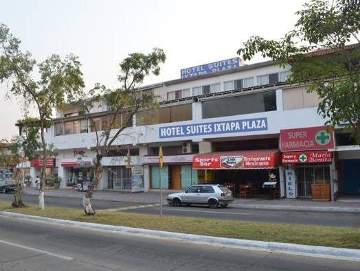 Кровать в общем номере Hotel Suites Ixtapa Plaza
