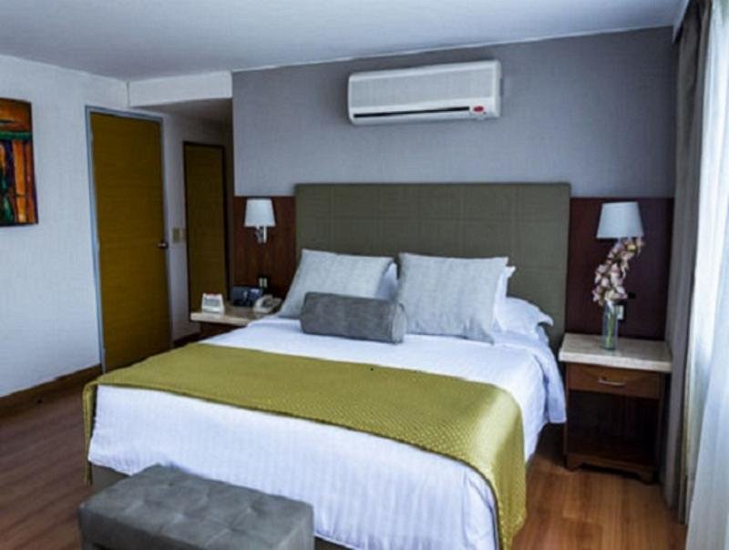 Двухместный номер Standard Bogota Plaza Hotel