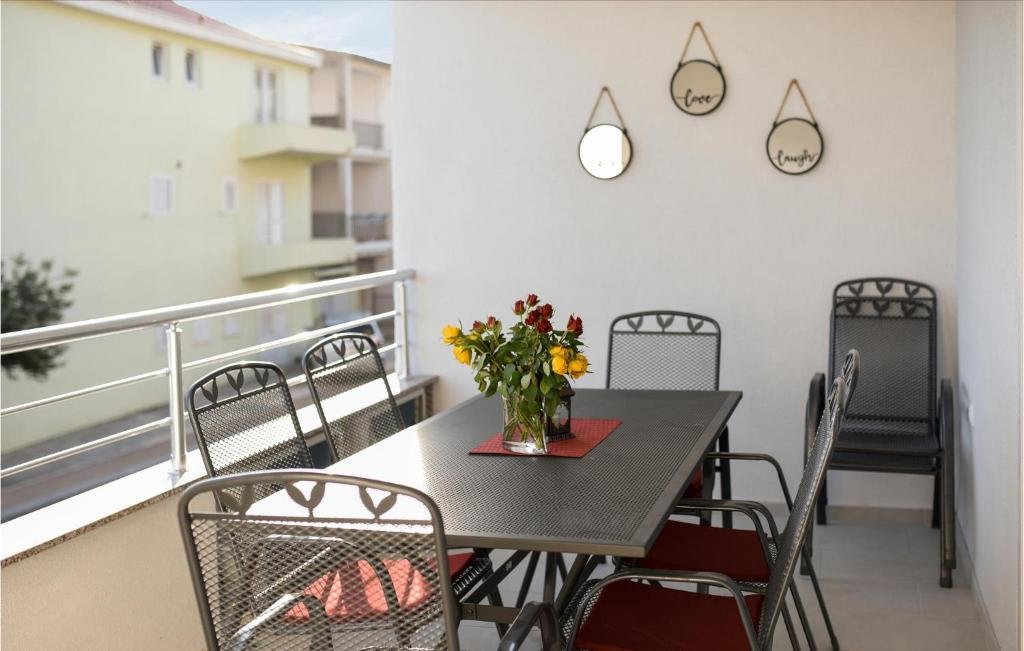 Апартаменты Nice Apartment in Makarska With Wifi and 3 Bedrooms