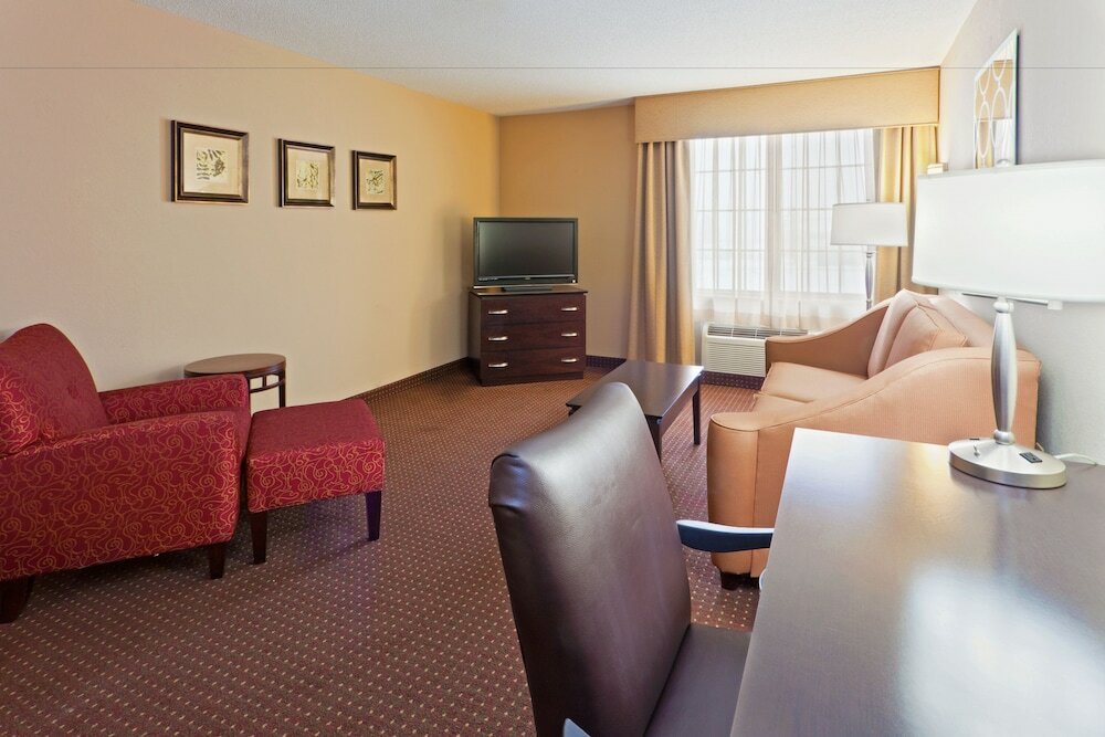 Suite Holiday Inn Express & Suites Ashtabula-Geneva, an IHG Hotel