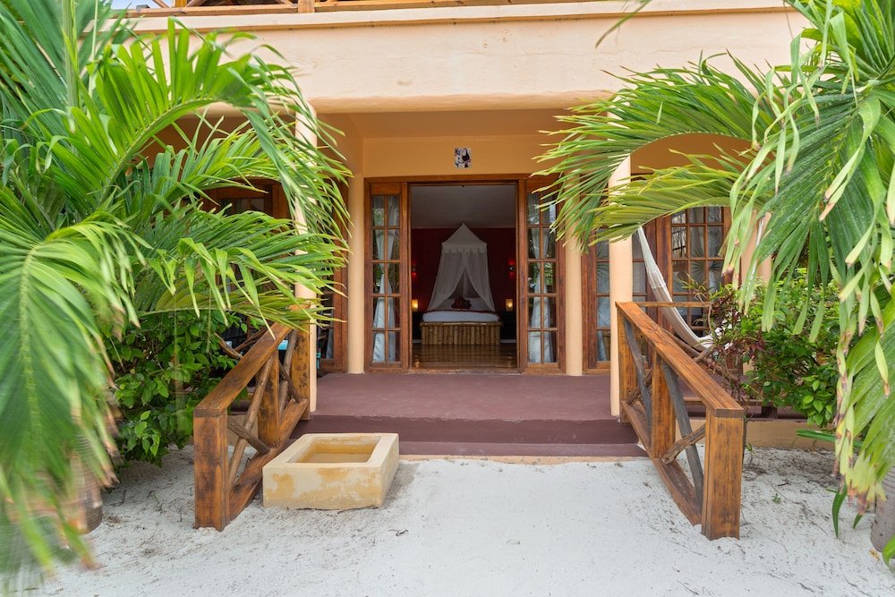 Четырёхместный люкс Portofino Beach Resort
