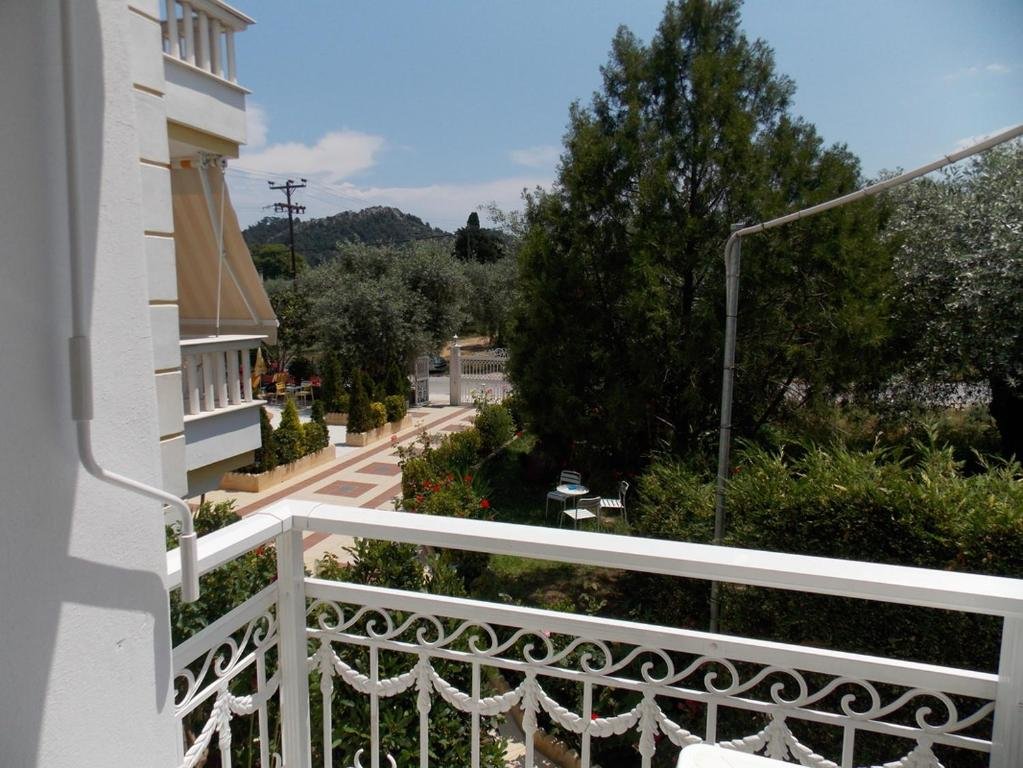 Апартаменты с видом на сад Ioli Apartments