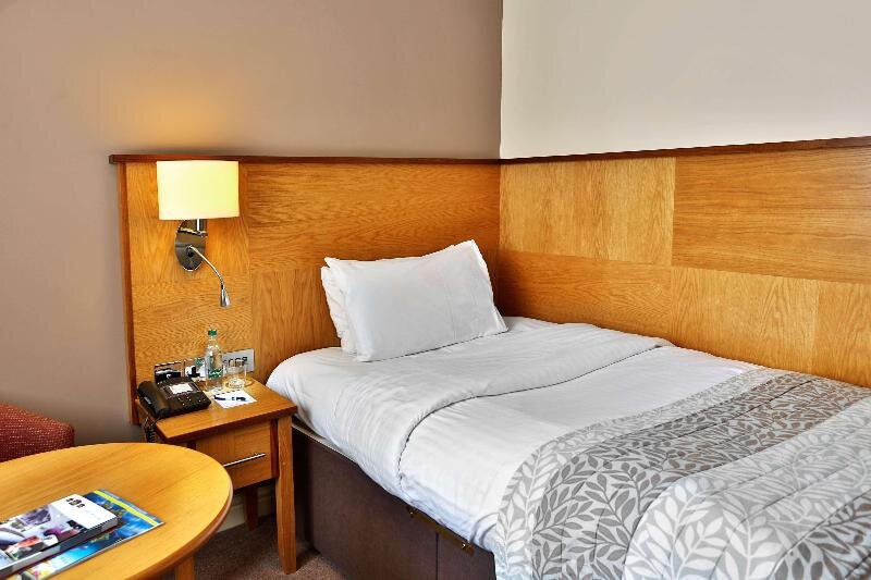 Standard Single room Best Western Premier EMA Yew Lodge Hotel