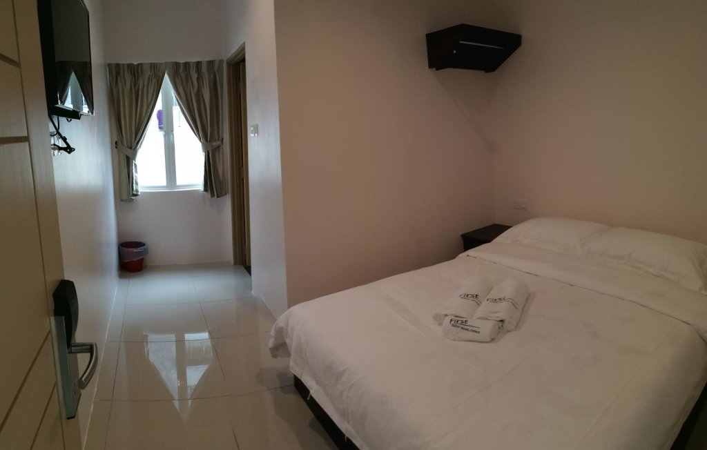 Standard Double room First Guest House Cheras